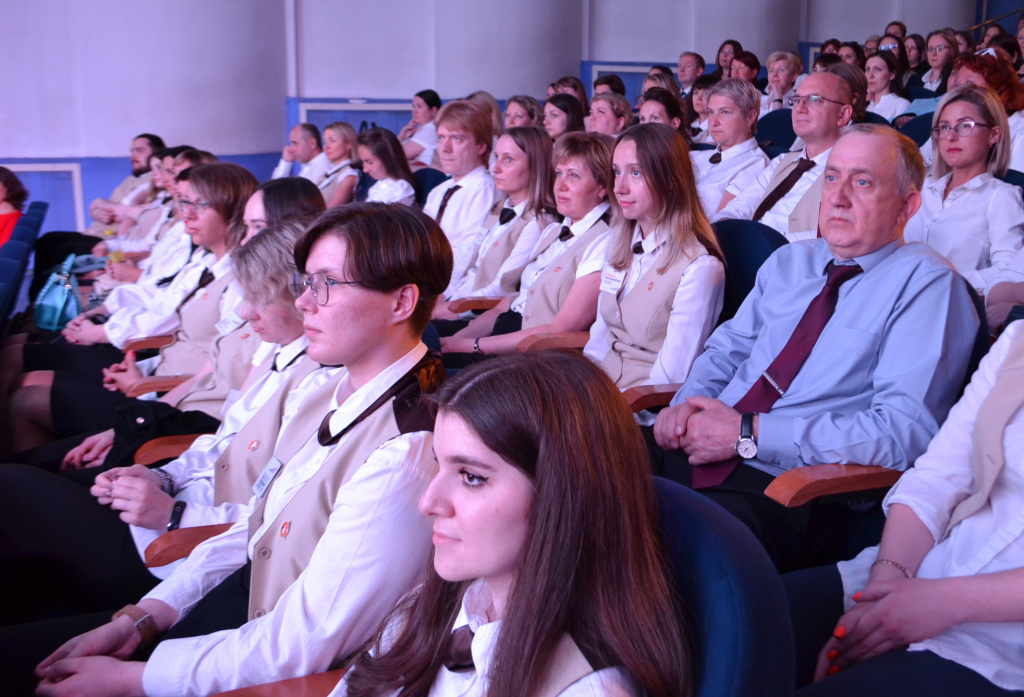 В МФЦ отметили лучших сотрудников_2.JPG