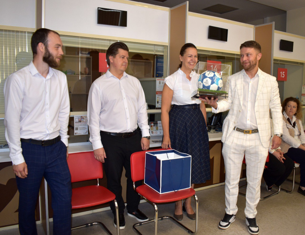 photo_5406597075673669020_y.jpg photo_5406597075673669020_y.jpg