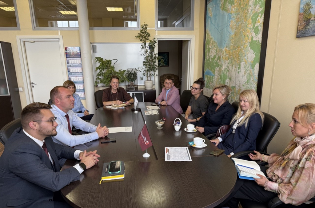 009dc47e-1b7b-4ab1-a2d2-487ca9c69296.jpg 009dc47e-1b7b-4ab1-a2d2-487ca9c69296.jpg